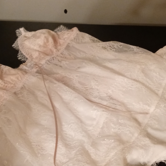 Victoria's Secret lingerie - Picture 1 of 3